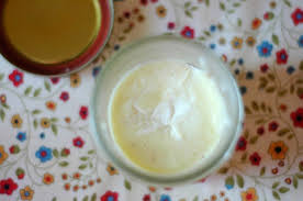 Homemade Garlic Oil Ointment for Treating Cough, Pneumonia, Colds, Flu and Infections