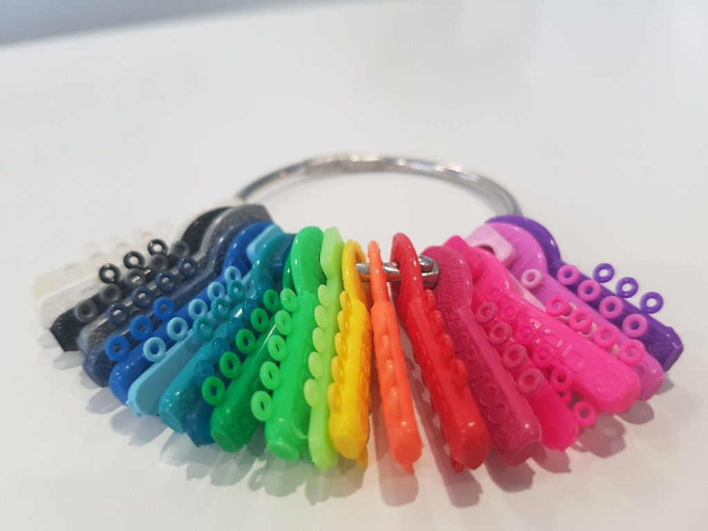 braces color